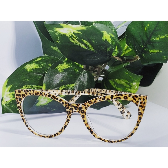 Betsey Johnson Accessories - +1.50 Betsey Johnson Large Cat Eye Reader